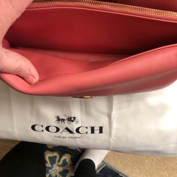 Coach Pillow Tabby 26 PRICE IS FIRM - Picture 10 of 10